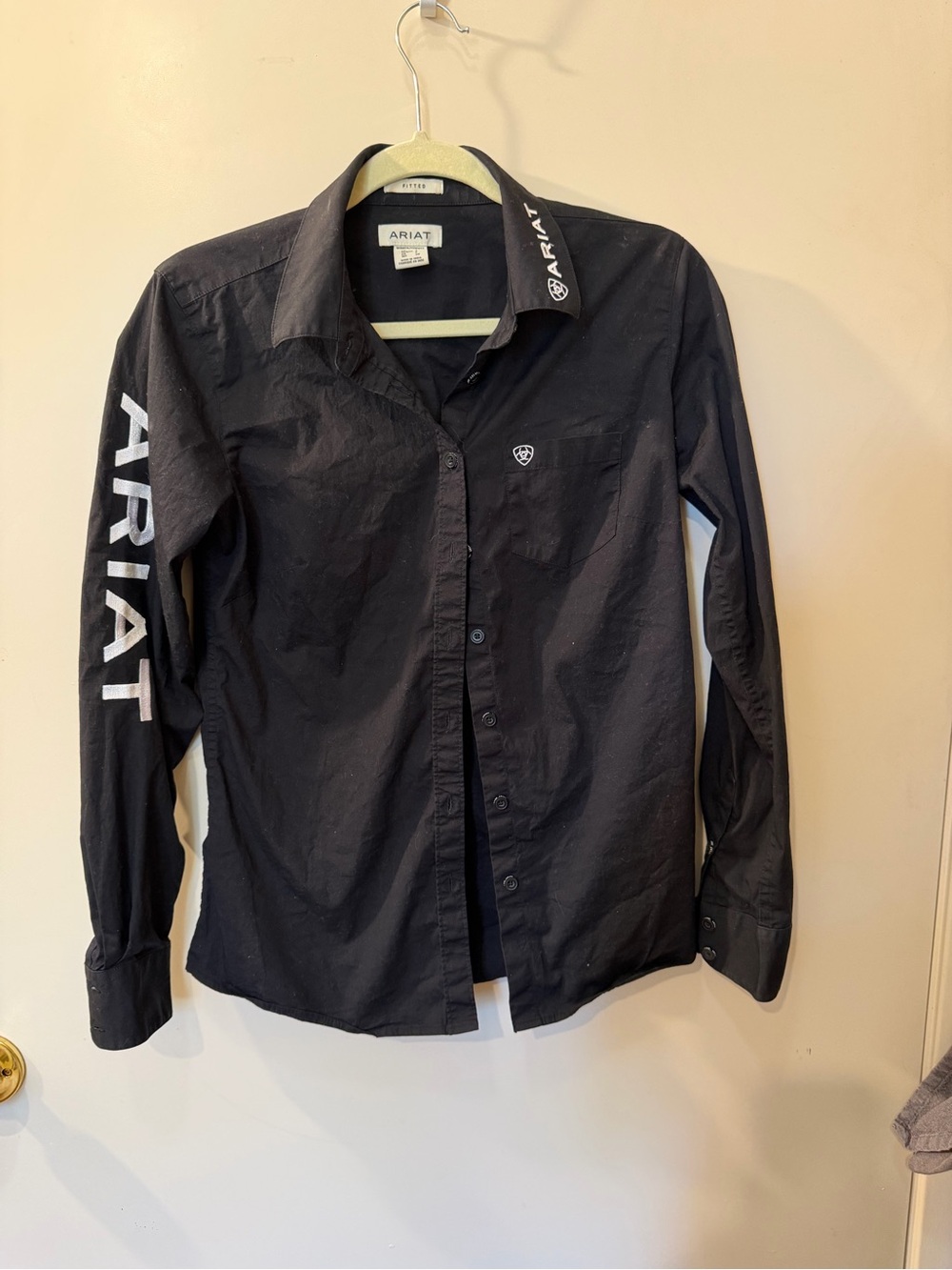 Ariat Black Womens Long-Sleeve Button-Down Shirt with White Sleeve Logo
